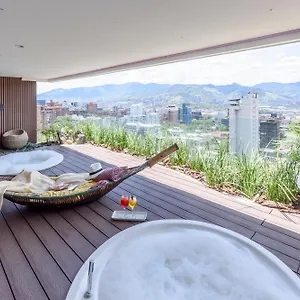 Diez Categoría Colombia ***** Medellín